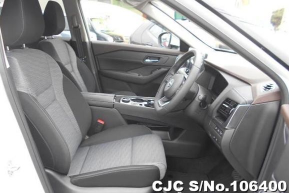 Nissan X-Trail in Pearl for Sale Image 8