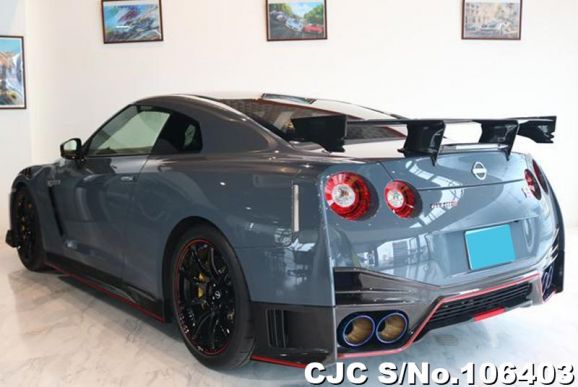 Nissan GTR in Gray for Sale Image 2