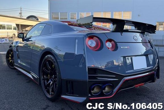 Nissan GTR in Gray for Sale Image 1