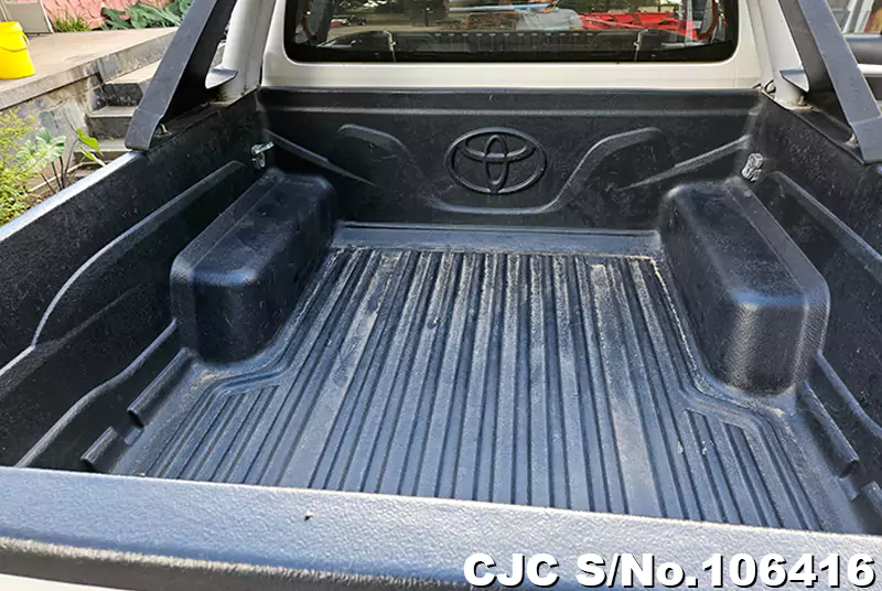 2015 Toyota / Hilux / Revo Stock No. 106416