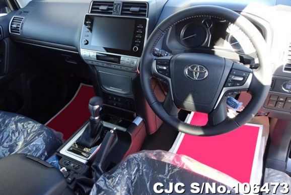 Toyota Land Cruiser Prado in Black for Sale Image 2