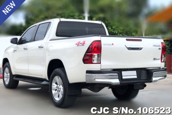 Toyota Hilux in White for Sale Image 1