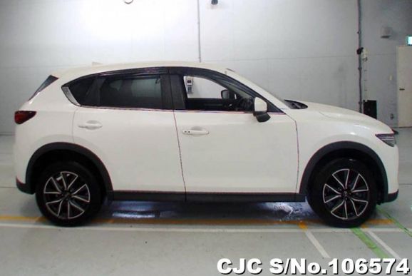 Mazda CX-5 in White for Sale Image 4