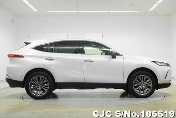 Toyota Harrier in Pearl for Sale Image 6