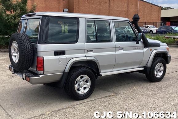 Toyota Land Cruiser in Silver for Sale Image 2