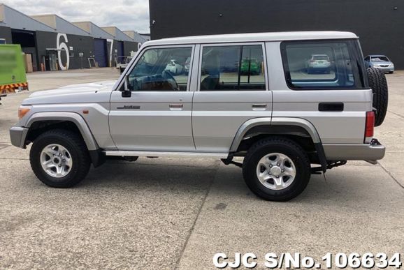 Toyota Land Cruiser in Silver for Sale Image 4