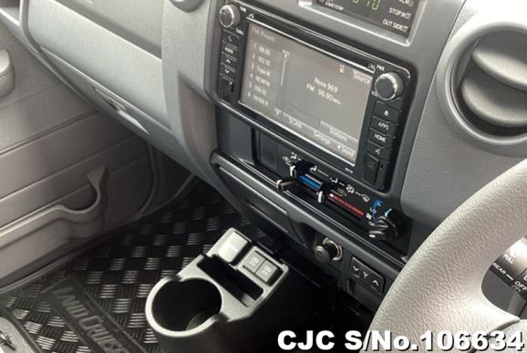 Toyota Land Cruiser in Silver for Sale Image 15