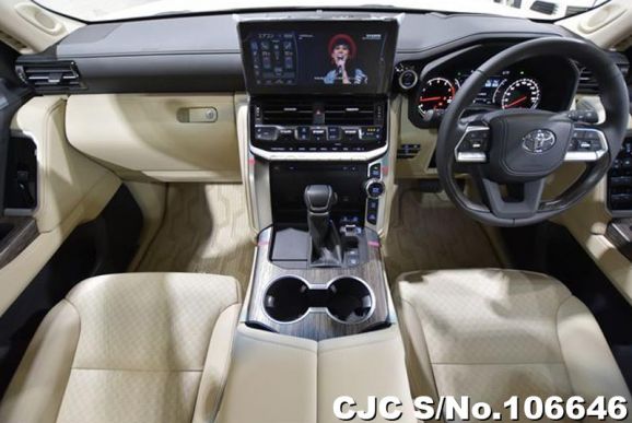 Toyota Land Cruiser in Pearl for Sale Image 7