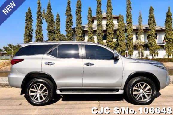 Toyota Fortuner in Silver for Sale Image 4