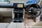 Toyota Land Cruiser in Pearl for Sale Image 2