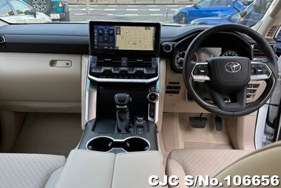 Toyota Land Cruiser in Pearl for Sale Image 2