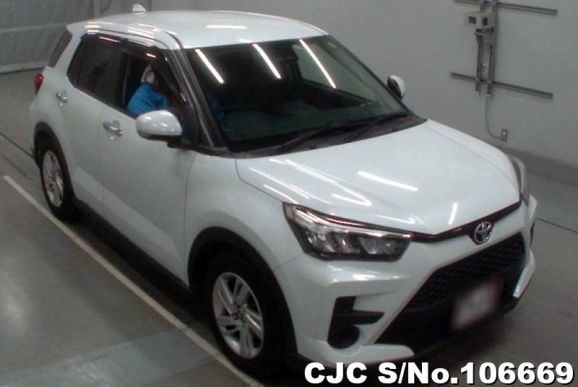 Toyota Raize in White for Sale Image 0