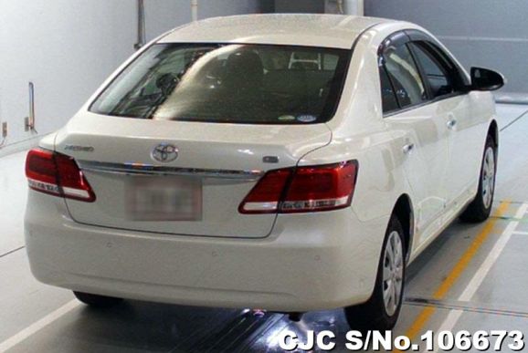 Toyota Premio in White for Sale Image 2