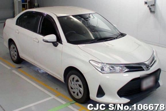 Toyota Corolla Axio in White for Sale Image 0