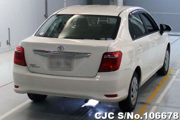 Toyota Corolla Axio in White for Sale Image 2