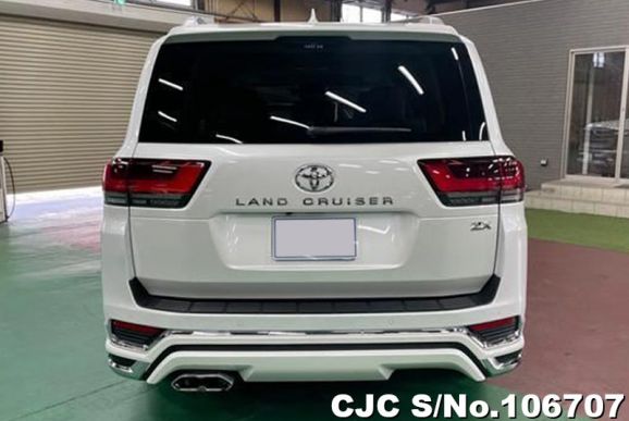 Toyota Land Cruiser in Pearl for Sale Image 4