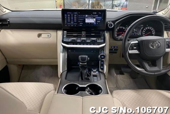 Toyota Land Cruiser in Pearl for Sale Image 8