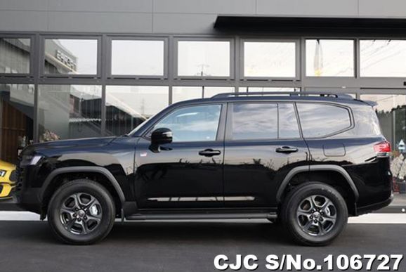 Toyota Land Cruiser in Black for Sale Image 6