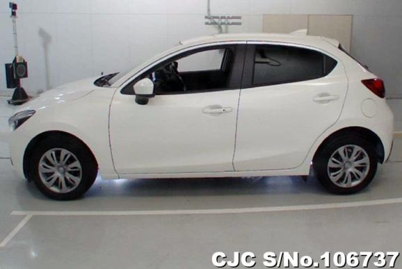 Mazda Demio in White for Sale Image 5