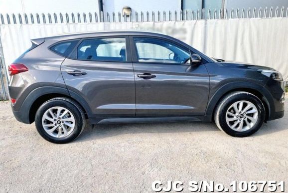 Hyundai Tucson in Gray for Sale Image 6