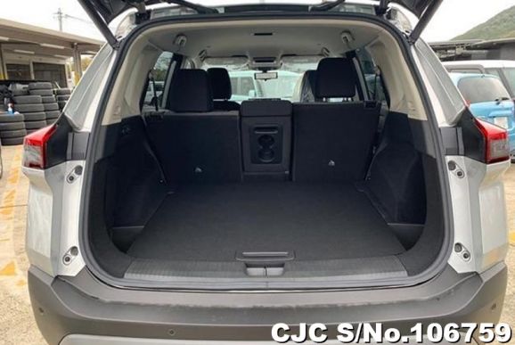 Nissan X-Trail in Silver for Sale Image 5