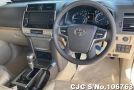 Toyota Land Cruiser Prado in Gray for Sale Image 10