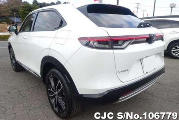 Honda Vezel in White for Sale Image 1