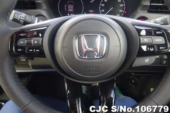 Honda Vezel in White for Sale Image 14