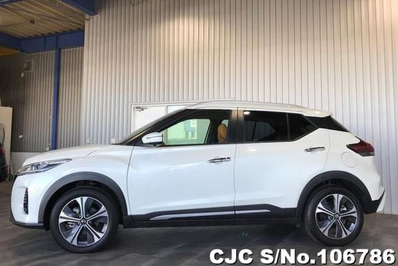 Nissan Kicks in Pearl for Sale Image 2