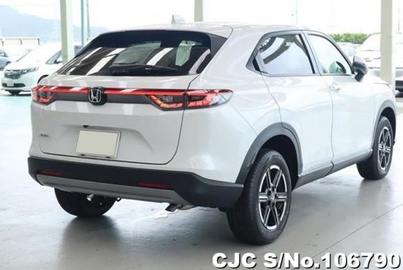 Honda Vezel in White for Sale Image 1