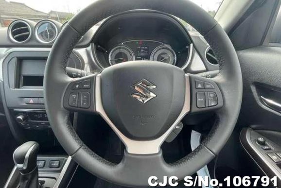 Suzuki Escudo in Pearl for Sale Image 6