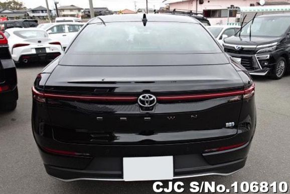 Toyota Crown Crossover in Black for Sale Image 5