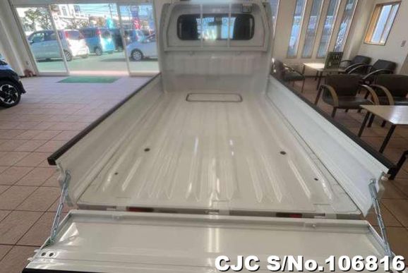 Nissan Clipper in White for Sale Image 5