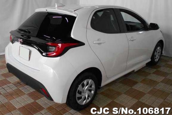 Toyota Yaris in Pearl for Sale Image 1