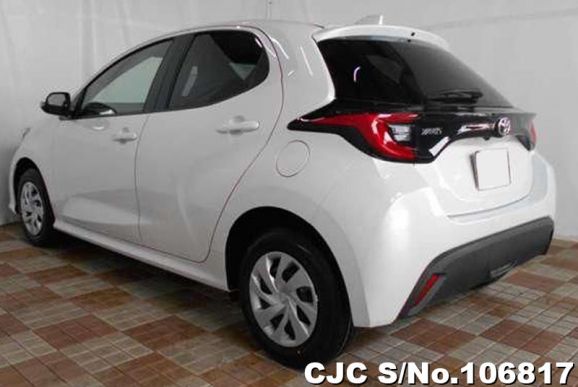 Toyota Yaris in Pearl for Sale Image 2