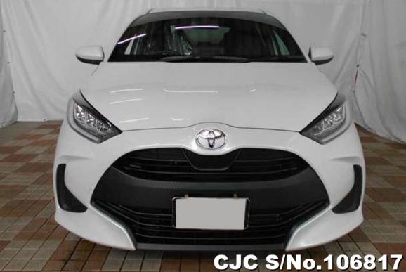 Toyota Yaris in Pearl for Sale Image 4