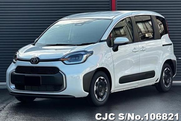 Toyota Sienta in Pearl for Sale Image 0