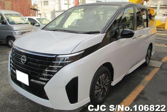 Nissan Serena in Pearl for Sale Image 3