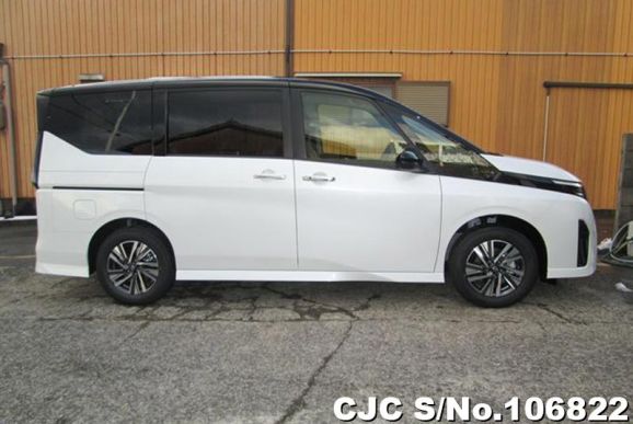 Nissan Serena in Pearl for Sale Image 6