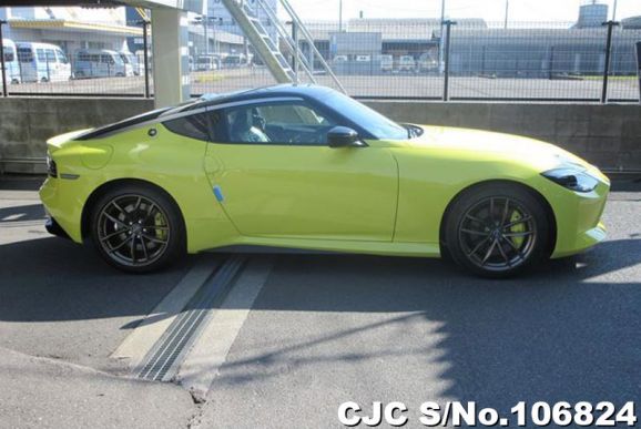 Nissan Fairlady Z in Yellow for Sale Image 4