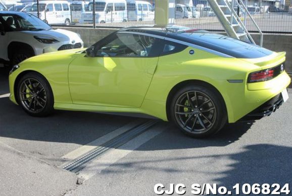 Nissan Fairlady Z in Yellow for Sale Image 5