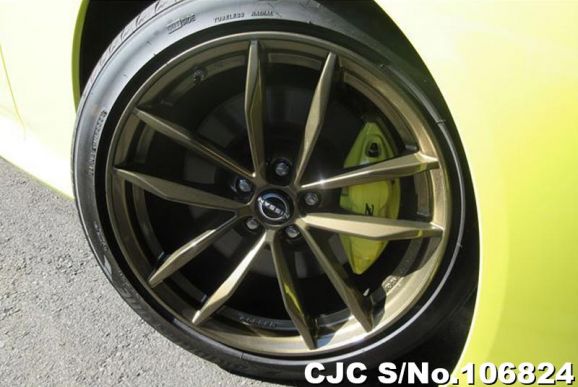 Nissan Fairlady Z in Yellow for Sale Image 9