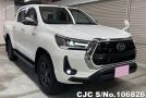 Toyota Hilux in White for Sale Image 0