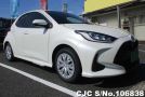 Toyota Yaris in Pearl for Sale Image 0