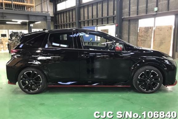 Nissan Aura e-Power in Black for Sale Image 6