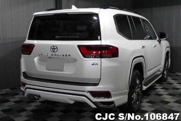 Toyota Land Cruiser in Pearl for Sale Image 1