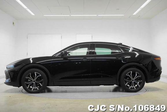 Toyota Crown Crossover in Black for Sale Image 7