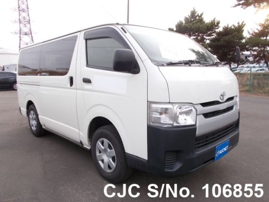 Toyota Hiace in White for Sale Image 0