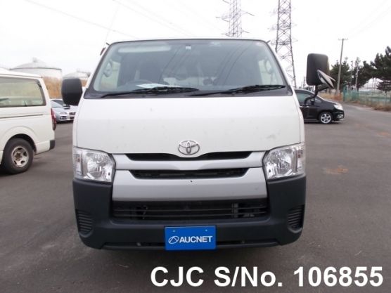 Toyota Hiace in White for Sale Image 3