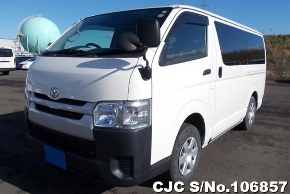 Toyota Hiace in White for Sale Image 3